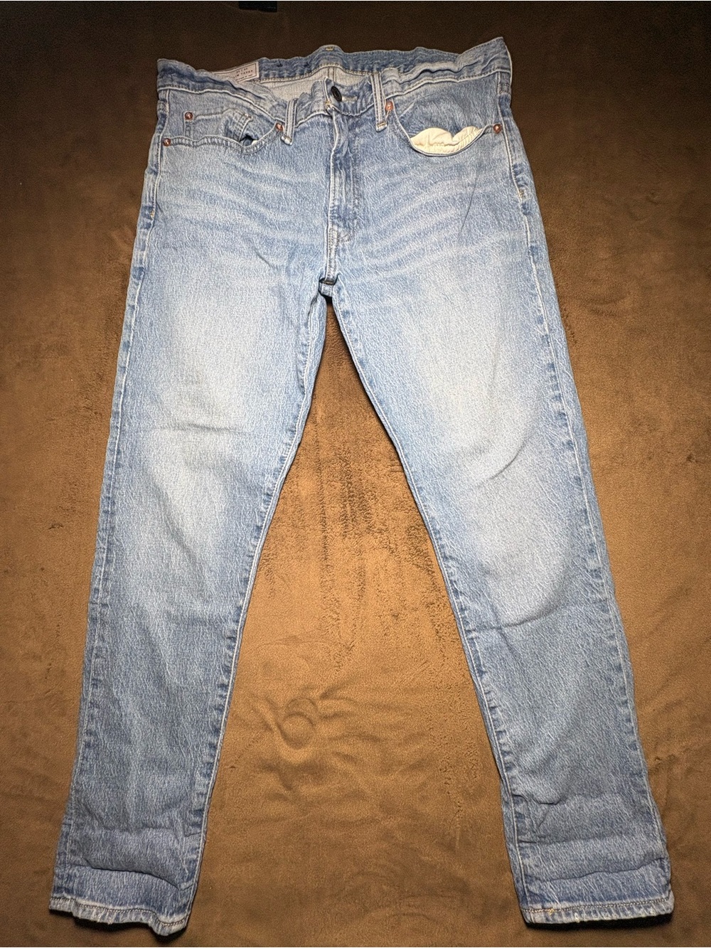 GAP Light Wash Jeans - Size 34x30 👖✨